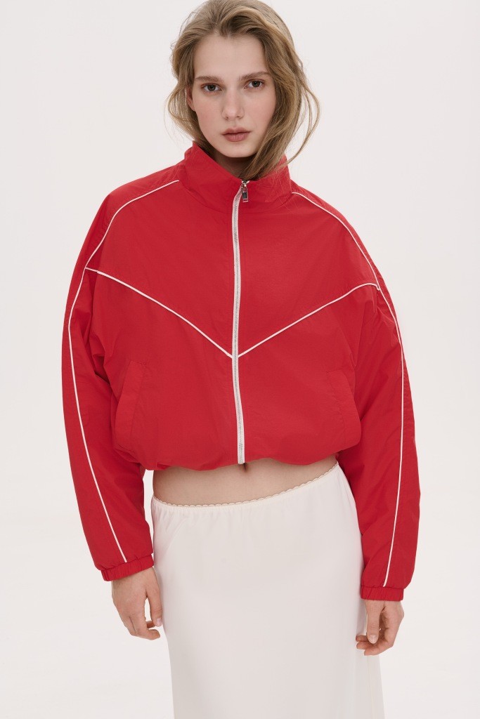 УКОРОЧЕНА КУРТКА-БОМБЕР З АКЦЕНТОМ НА ГЕОМЕТРІЮ 1264 зображення